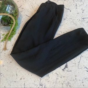 Lightweight Aritzia Babaton joggers